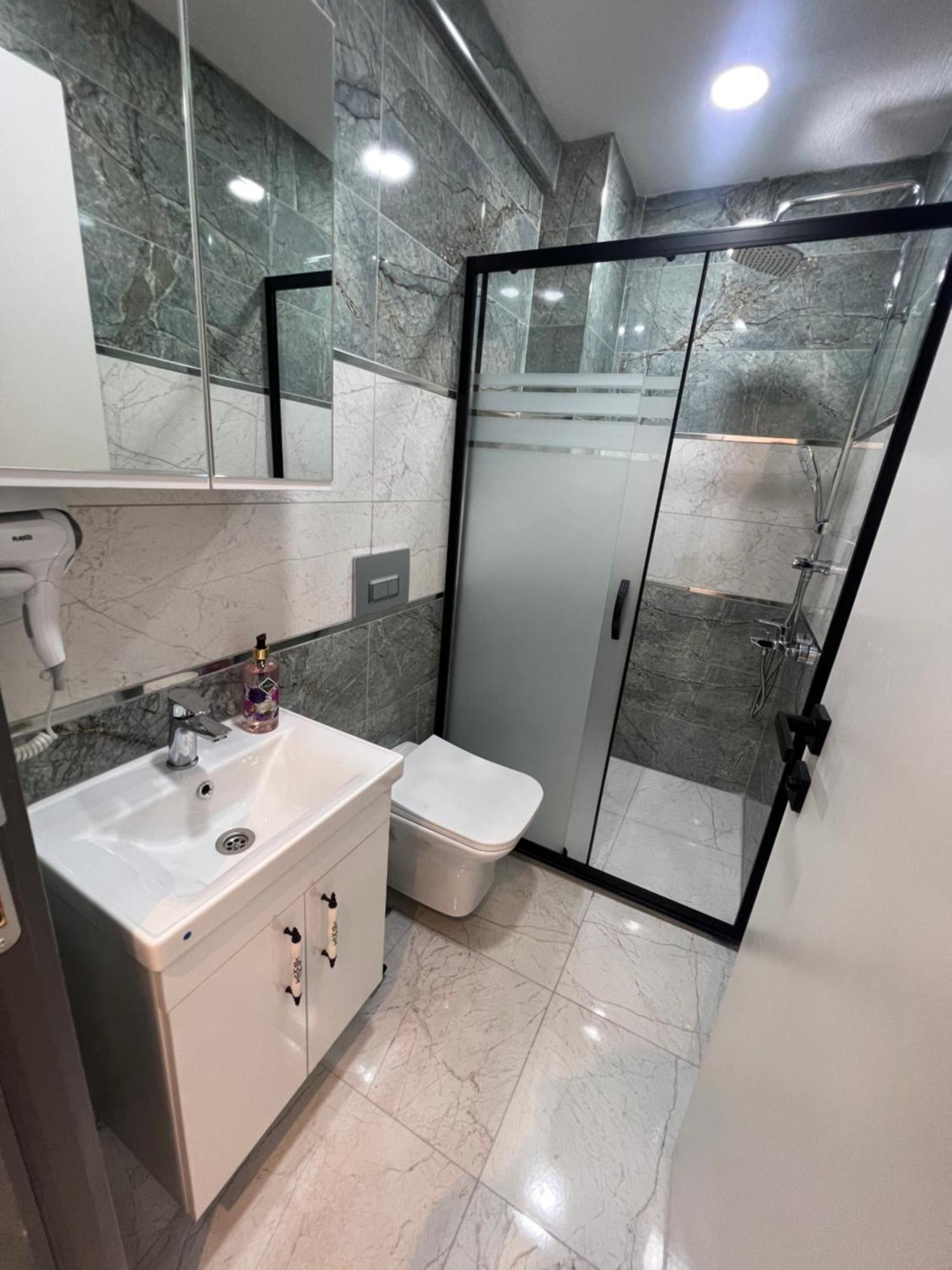 Feycem Suites Hotel Istanbul Bagian luar foto