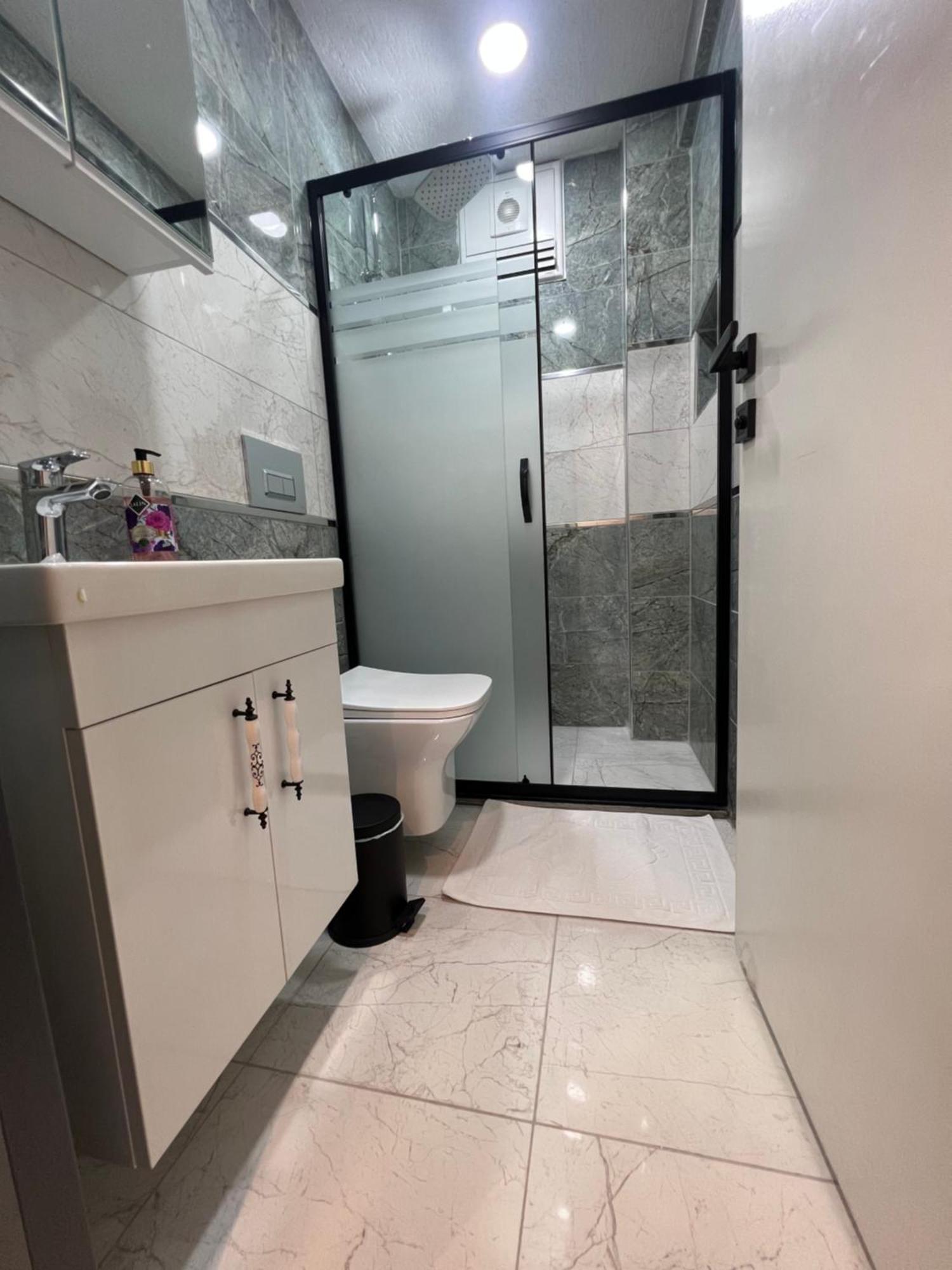 Feycem Suites Hotel Istanbul Bagian luar foto
