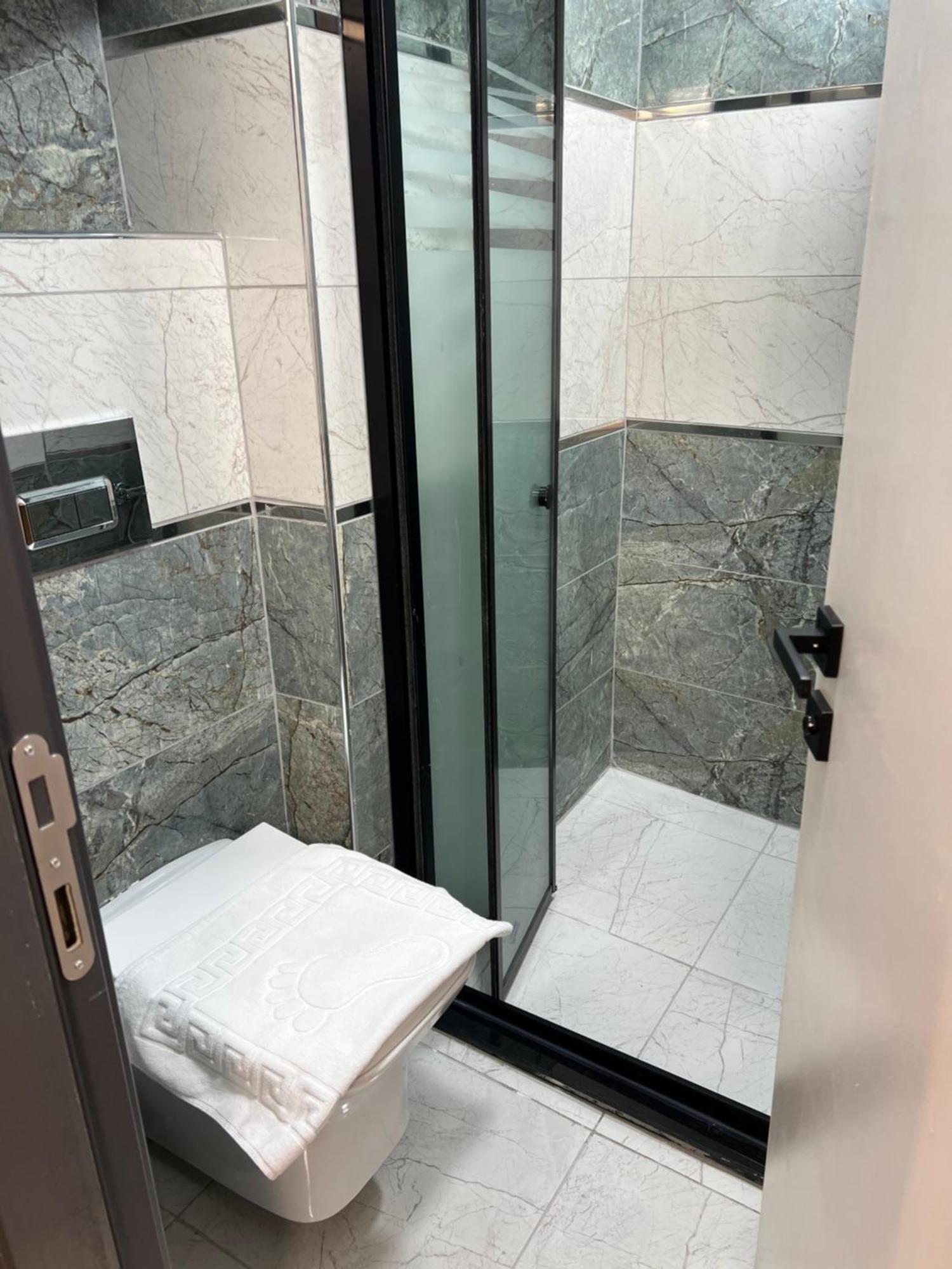 Feycem Suites Hotel Istanbul Bagian luar foto